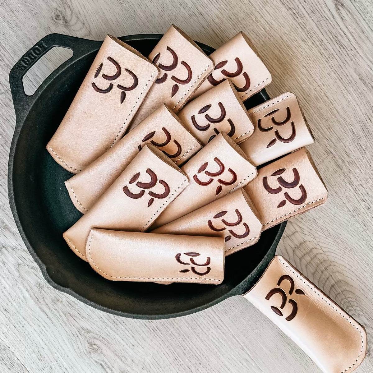 BR Cast Iron Handle Holder